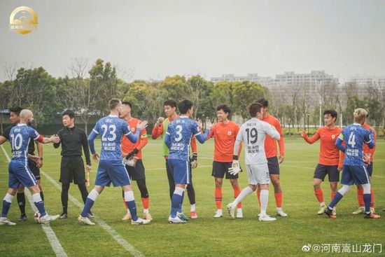 第81分钟，席尔瓦后场解围失误，埃泽弧顶斜传禁区奥利斯小角度打门被佩特洛维奇扑出。